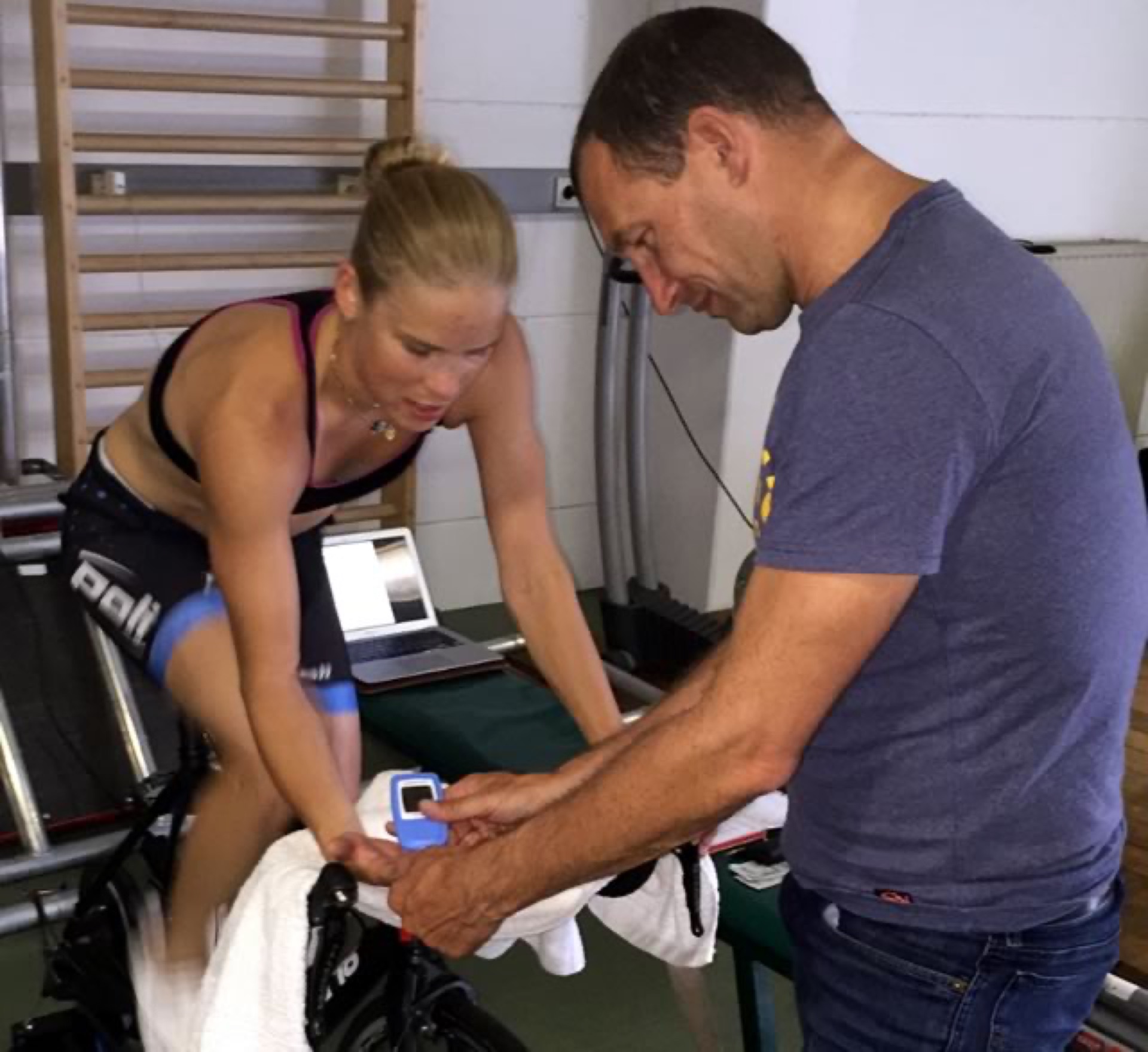 Luc Van Lierde performing a lactate field test with an athlete